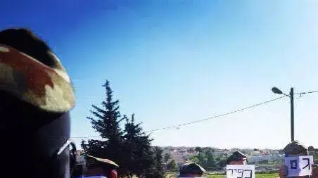 תמונות הזדהות של חיילים שהופיעו בעמוד הפייסבוק גם אני עם דוד הנחלאווי. אפריל 2014