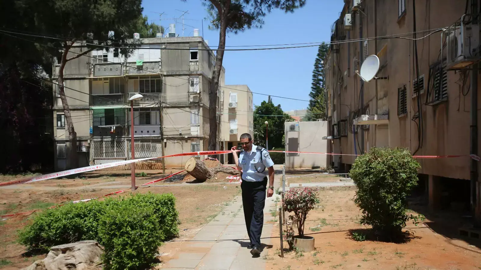 קשישה בת 78 הותקפה בגרזן ונפצעה אנושות. פתח תקווה, 1 במאי 2014 קשישה בת 78 הותקפה בגרזן ונפצעה אנושות. פתח תקווה, 1 במאי 2014