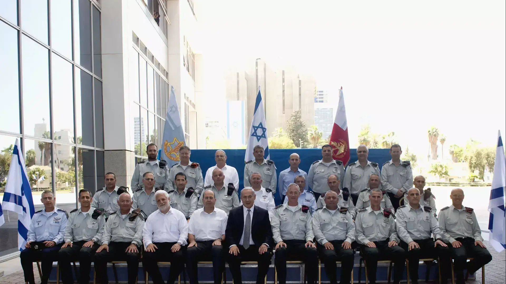 הרמת כוסית של פורום מטכ"ל לכבוד יום העצמאות בהשתתפות ראש הממשלה, שר הביטחון והרמטכ"ל. מאי 2014