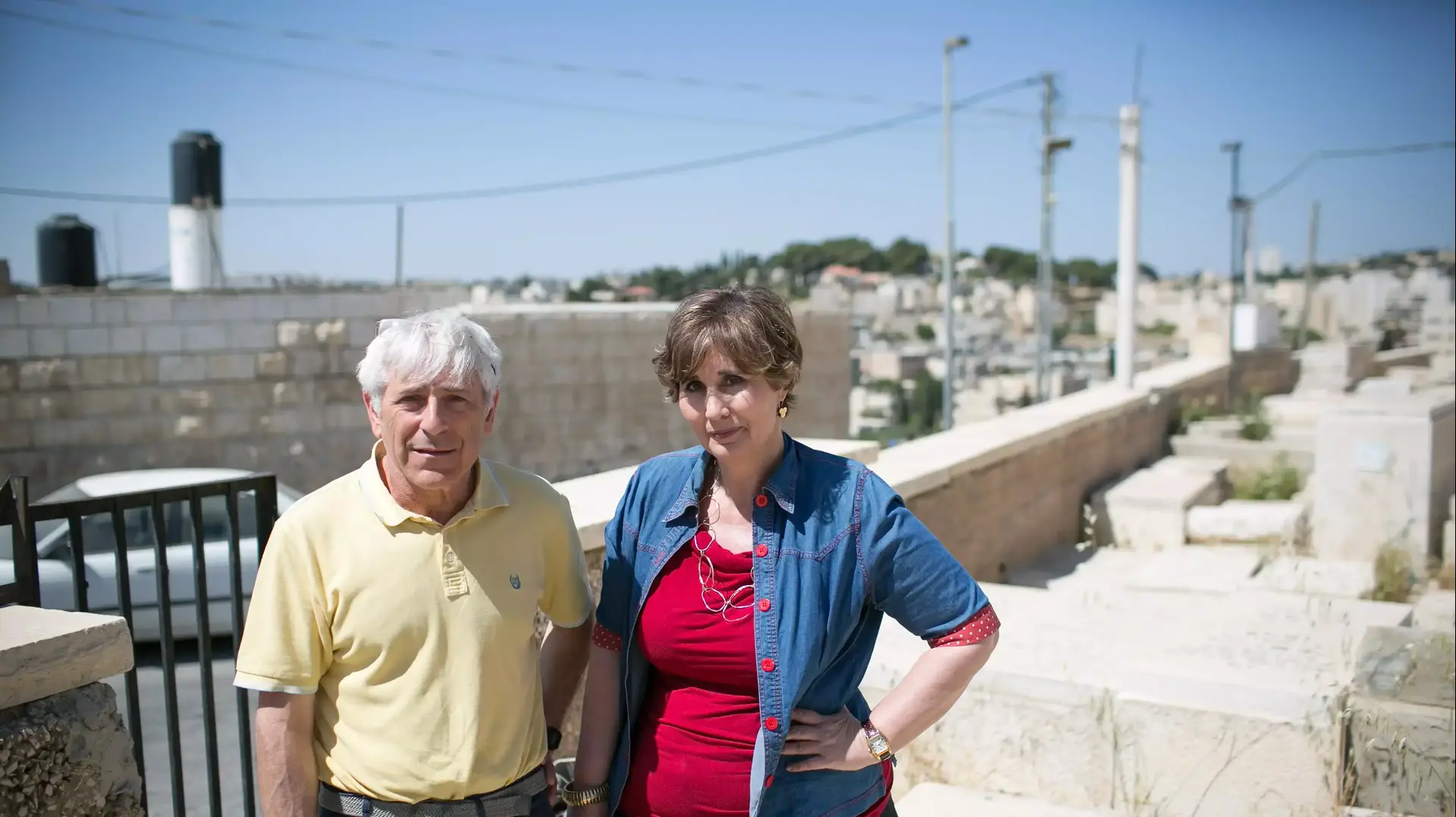 סטיבן גלייזר ודורית פרי שאיתרו פרטים על משה כהן ז"ל ומצאו את קברו בהר הזיתים. מאי 2014 סטיבן גלייזר ודורית פרי שאיתרו פרטים על משה כהן ז"ל ומצאו את קברו בהר הזיתים. מאי 2014
