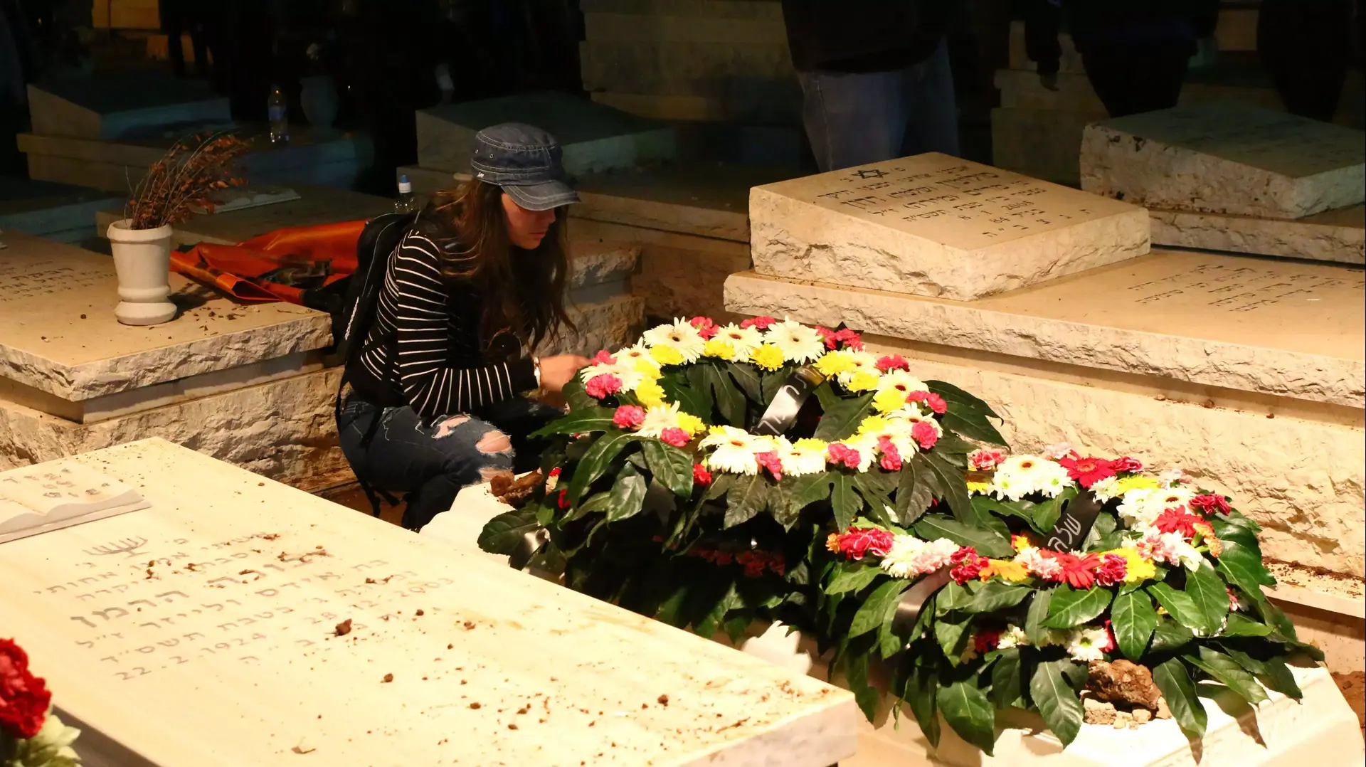 הלווייתה של שלי דדון שנרצחה ליד מגדל העמק. אפריל 2014 הלווייתה של שלי דדון שנרצחה ליד מגדל העמק. אפריל 2014