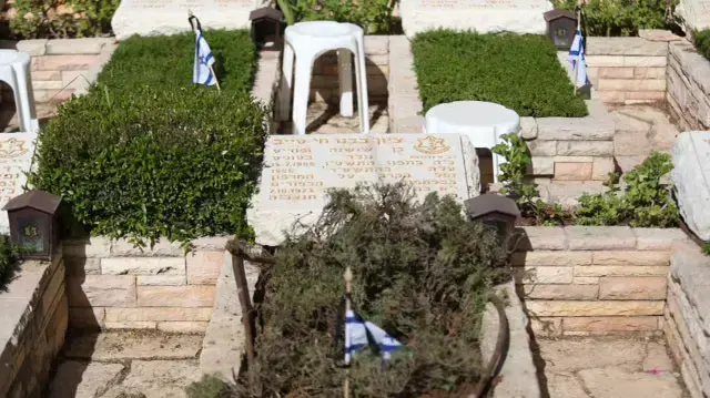 קברו של ציון טייב שנהרג במלחמת יום הכיפורים. מאי 2014