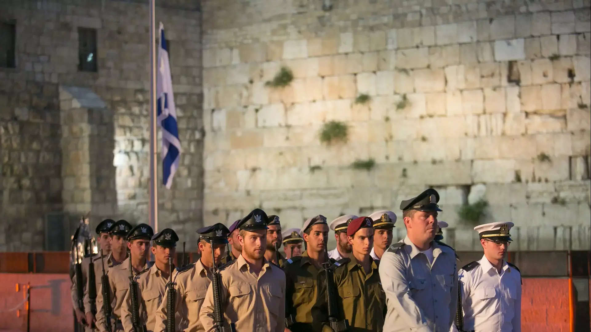 עצרת הזיכרון הממלכתית לחללי צה"ל ברחבת הכותל ירושלים, מאי 2014 עצרת הזיכרון הממלכתית לחללי צה"ל ברחבת הכותל ירושלים, מאי 2014