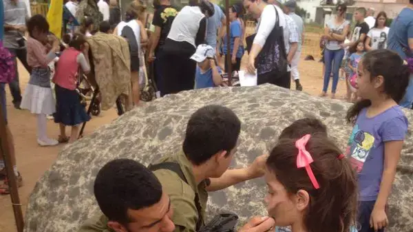 מאות ילדים עם חיילי צה"ל בשדרות, יום העצמאות מאות ילדים עם חיילי צה"ל בשדרות, יום העצמאות