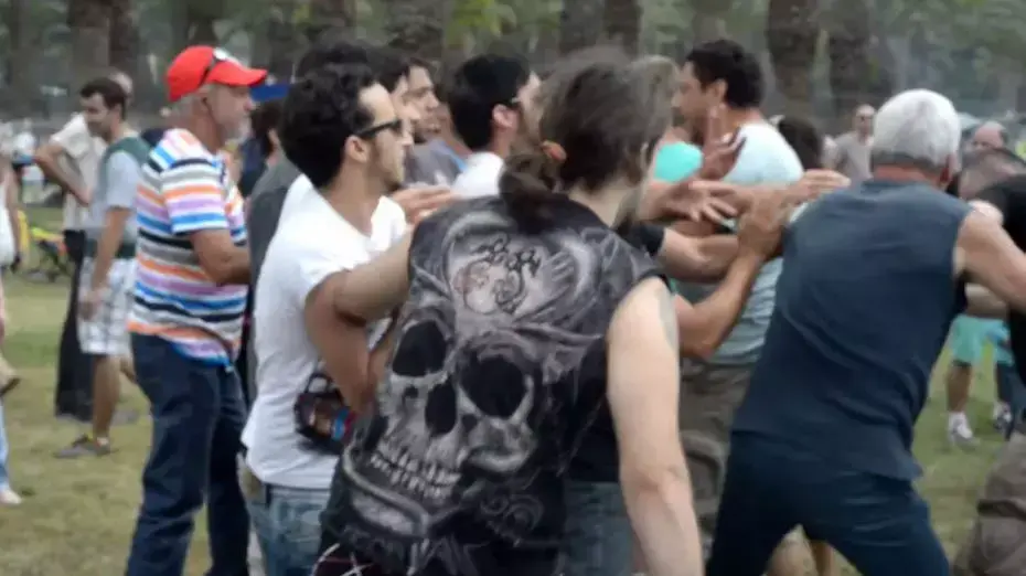 עו"ד בן נון מיצגת את החשודים שהציגו פגרי חתולים בפארק הירקון. מאי 2014 עו"ד בן נון מיצגת את החשודים שהציגו פגרי חתולים בפארק הירקון. מאי 2014