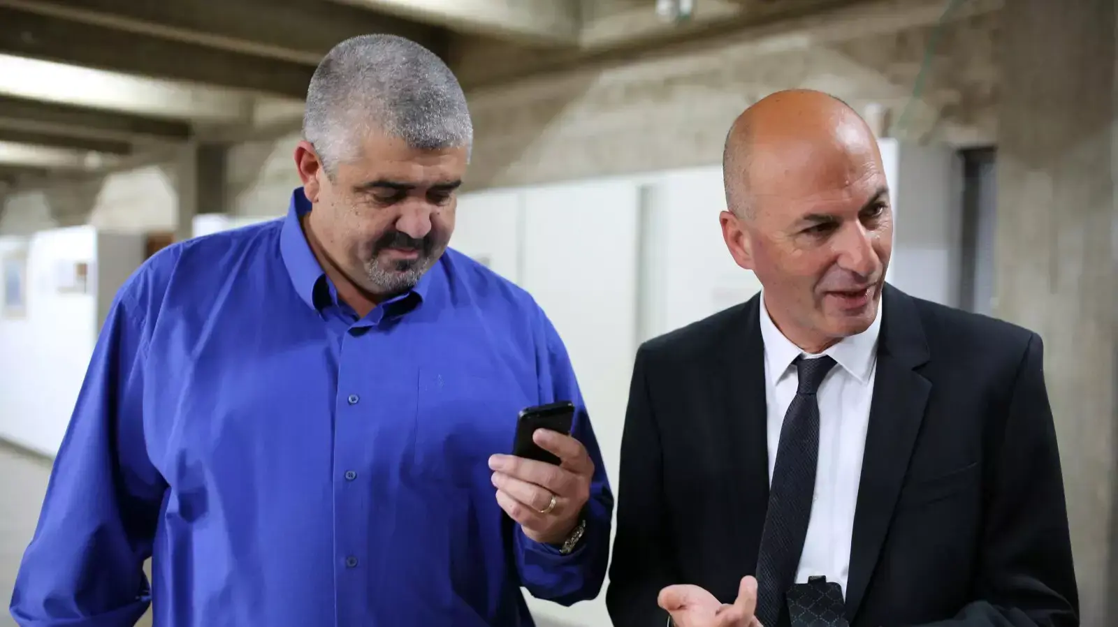 שלומי לחיאני ופרקליטו נתי שמחוני בבית משפט השלום בתל אביב, מאי 2014 שלומי לחיאני ופרקליטו נתי שמחוני בבית משפט השלום בתל אביב, מאי 2014