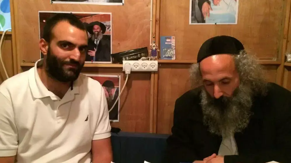 חגי פליסיאן מתחזק אצל הרב אלקריב