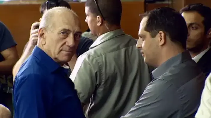 הולך לכלא: 6 שנות מאסר בפועל לאולמרט