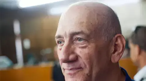 ראש הממשלה לשעבר אהוד אולמרט בבית המשפט, מאי 2014 ראש הממשלה לשעבר אהוד אולמרט בבית המשפט, מאי 2014