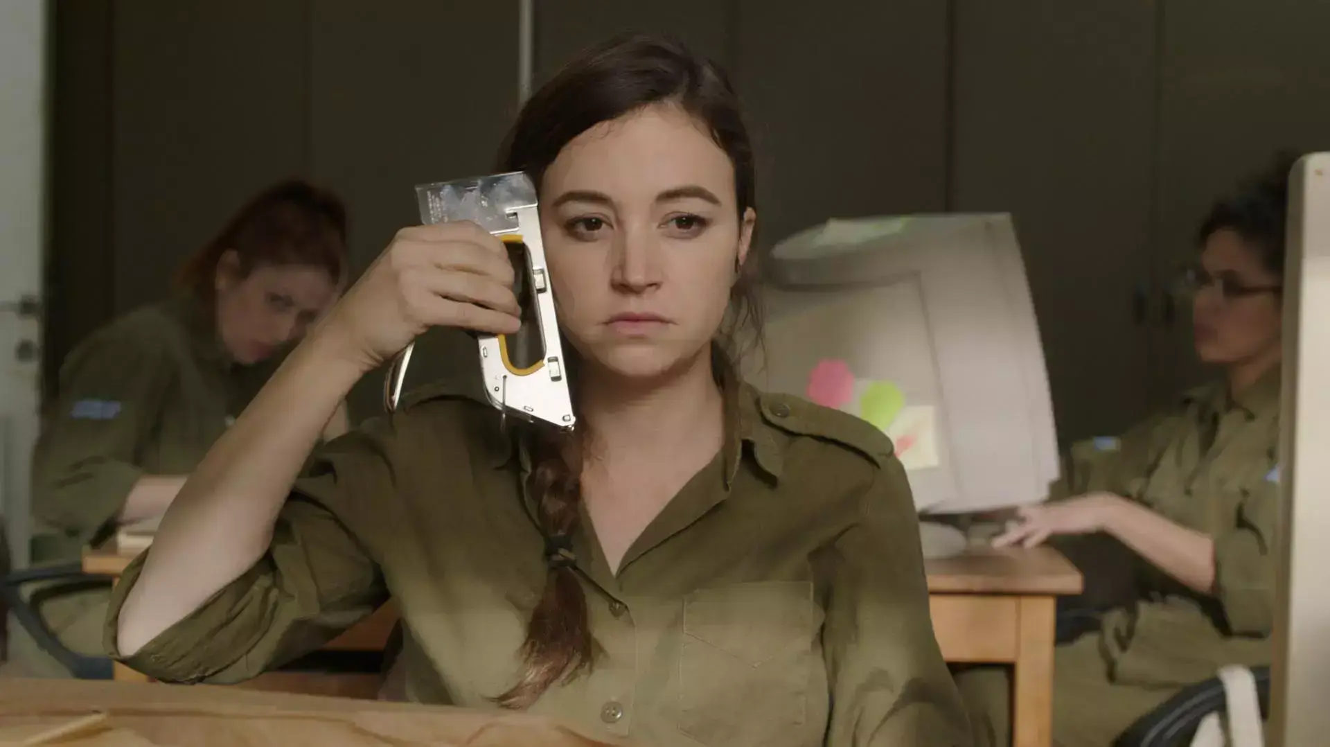הסרט "אפס ביחסי אנוש" של טליה לביא הסרט "אפס ביחסי אנוש" של טליה לביא