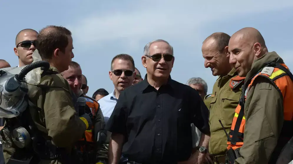 ראש הממשלה בנימין נתניהו והשר להגנת העורף גלעד ארגן בתרגיל העורף, מאי 2013 ראש הממשלה בנימין נתניהו והשר להגנת העורף גלעד ארגן בתרגיל העורף, מאי 2013
