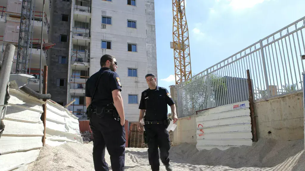 קבלן נפל מבניין בראשון לציון, מאי 2014