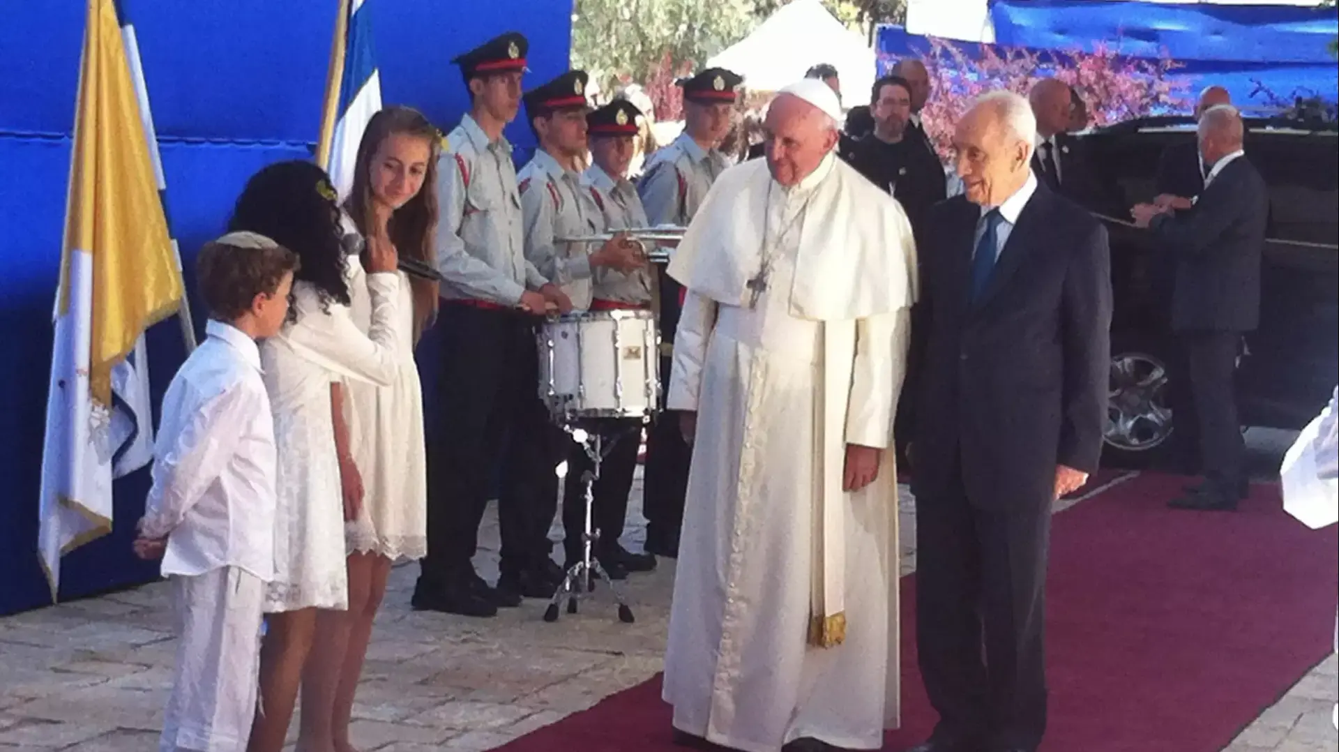 האפיפיור פרנציסקוס בביקור בבית הנשיא. מאי 2014 האפיפיור פרנציסקוס בביקור בבית הנשיא. מאי 2014