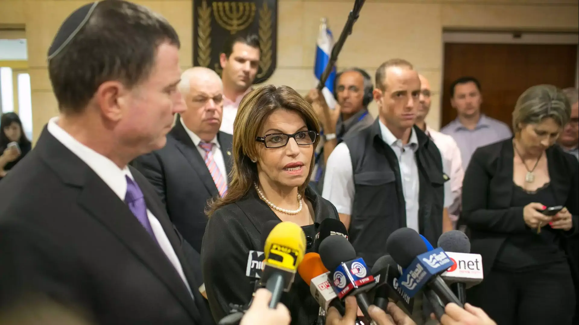 דליה איציק במעמד הגשת טפסי המועמדות לנשיאות ליו"ר הכנסת, מאי 2014 דליה איציק במעמד הגשת טפסי המועמדות לנשיאות ליו"ר הכנסת, מאי 2014