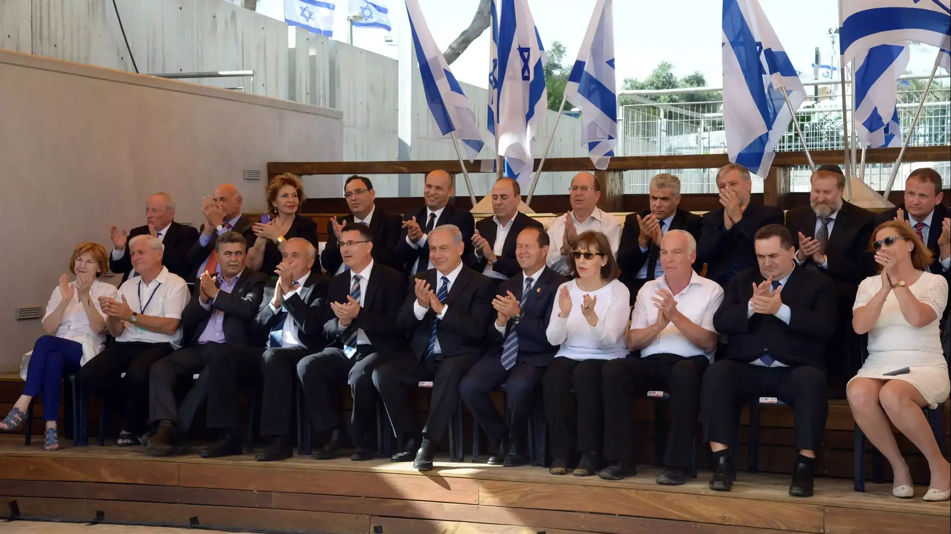 ישיבת ממשלה בגבעת התחמושת, תמונה קבוצתית של חברי הממשלה, מאי 2014
