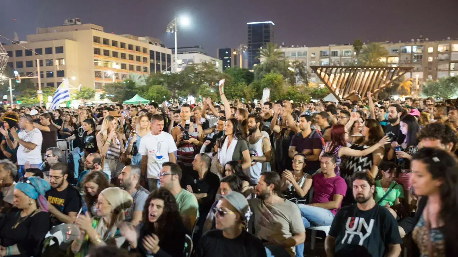 עצרת בעד שימוש בצמח הקנאביס, הבימה, תל אביב. מאי 2014 עצרת בעד שימוש בצמח הקנאביס, הבימה, תל אביב. מאי 2014