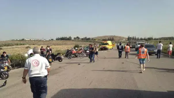 תאונת דרכים בין שני אופנועים בכביש 465, ילד בית אריה שבשומרון, מאי 2014 תאונת דרכים בין שני אופנועים בכביש 465, ילד בית אריה שבשומרון, מאי 2014