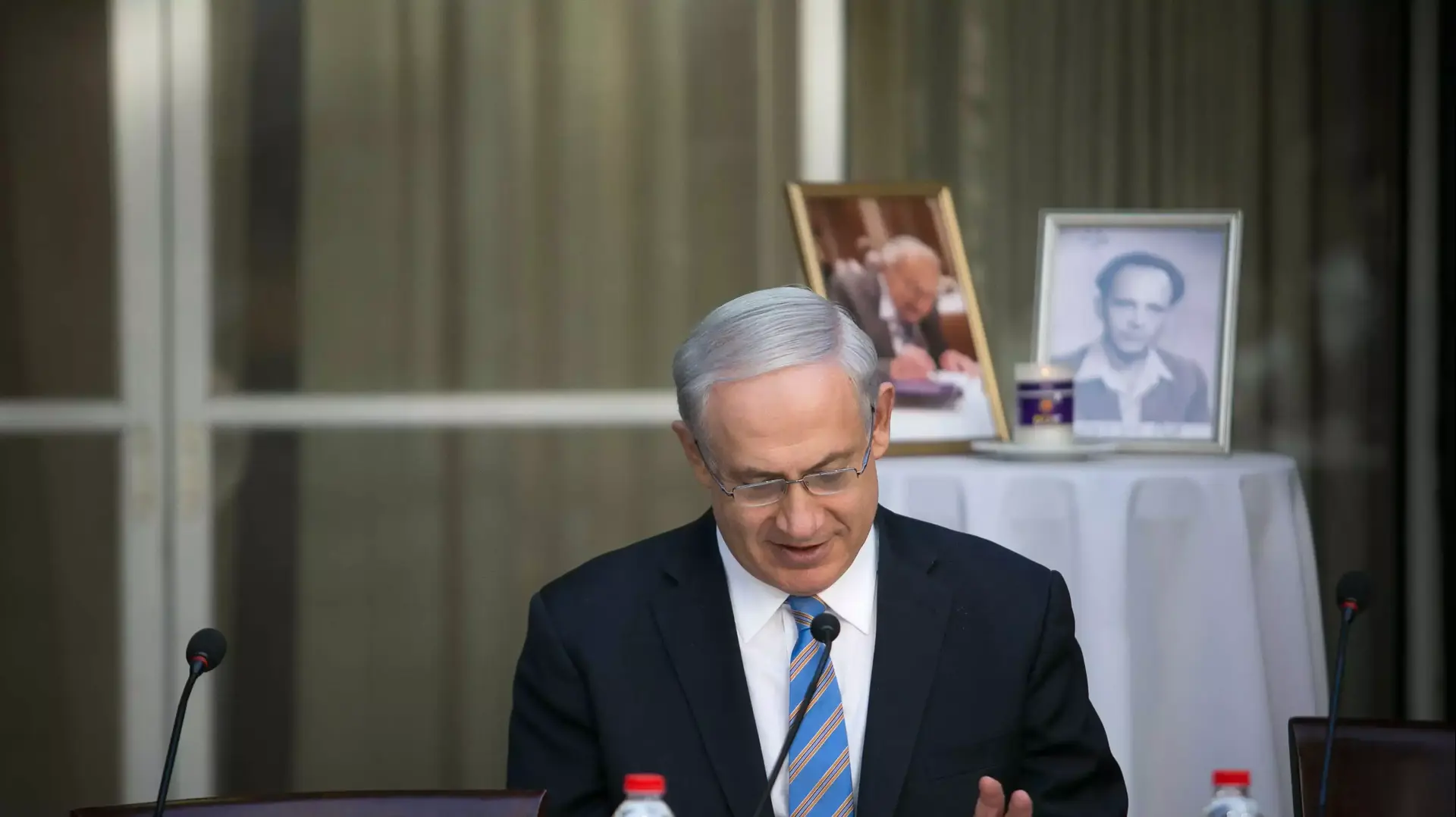 ראש הממשלה בנימין נתניהו בחוג התנ"ך בבית ראש הממשלה בירושלים, יוני 2014 ראש הממשלה בנימין נתניהו בחוג התנ"ך בבית ראש הממשלה בירושלים, יוני 2014