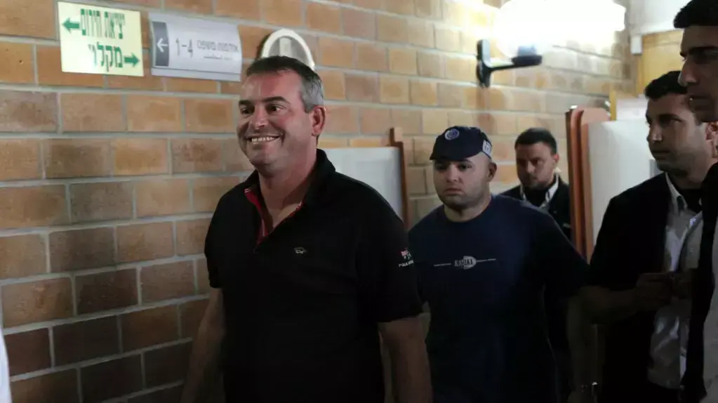 יניב בלטר בהארכת מעצר בביהמ"ש השלום כפר סבא במעורבות בפרשת השחיתות בנמל אשדוד. מאי 2014 יניב בלטר בהארכת מעצר בביהמ"ש השלום כפר סבא במעורבות בפרשת השחיתות בנמל אשדוד. מאי 2014