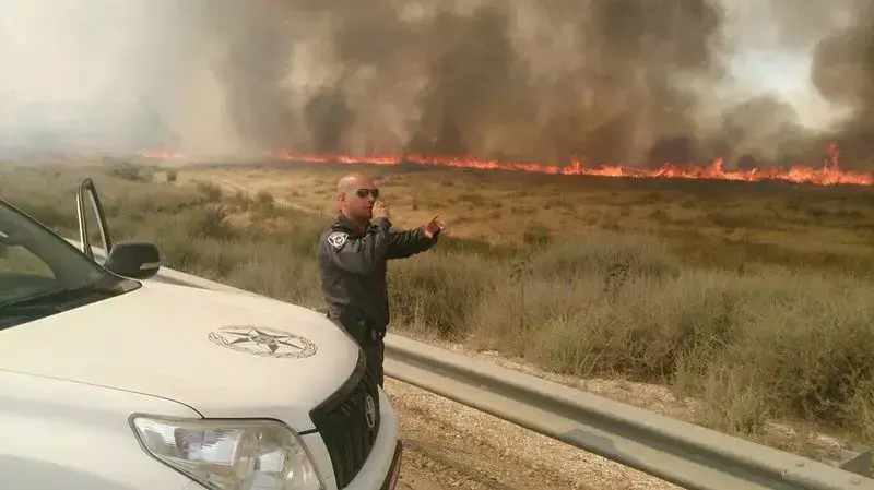 שריפת יער גדולה בקיבוץ להב בדרום, 3 ביוני 2014 שריפת יער גדולה בקיבוץ להב בדרום, 3 ביוני 2014