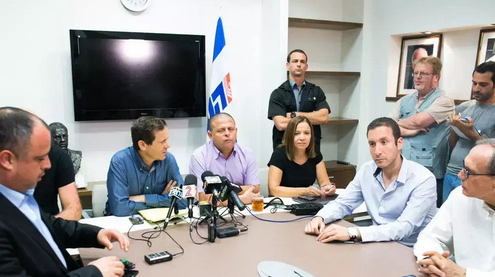 סיעת העבודה התכנסה בבית המפלגה שבתל אביב כדי להחליט על מועמד לנשיאות סיעת העבודה התכנסה בבית המפלגה שבתל אביב כדי להחליט על מועמד לנשיאות