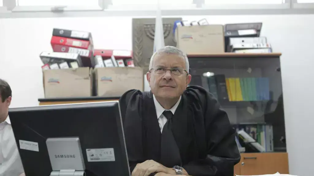 השופט דוד רוזן בבית המשפט המחוזי תל אביב. יוני 2014 השופט דוד רוזן בבית המשפט המחוזי תל אביב. יוני 2014