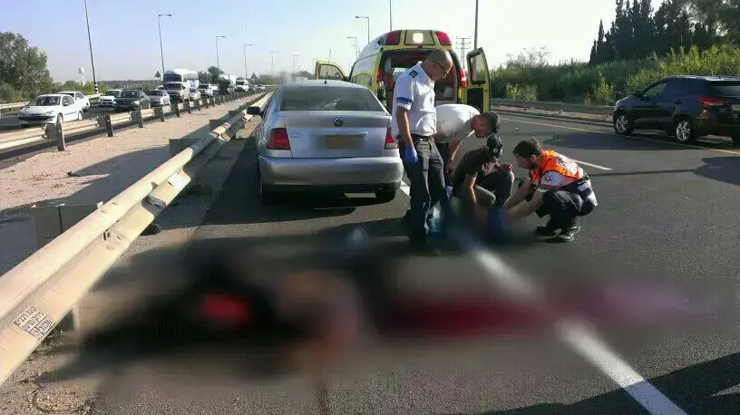 רוכב אופניים נהרג בצומת אל על בתאונה עם רכב פרטי. יוני 2014 רוכב אופניים נהרג בצומת אל על בתאונה עם רכב פרטי. יוני 2014