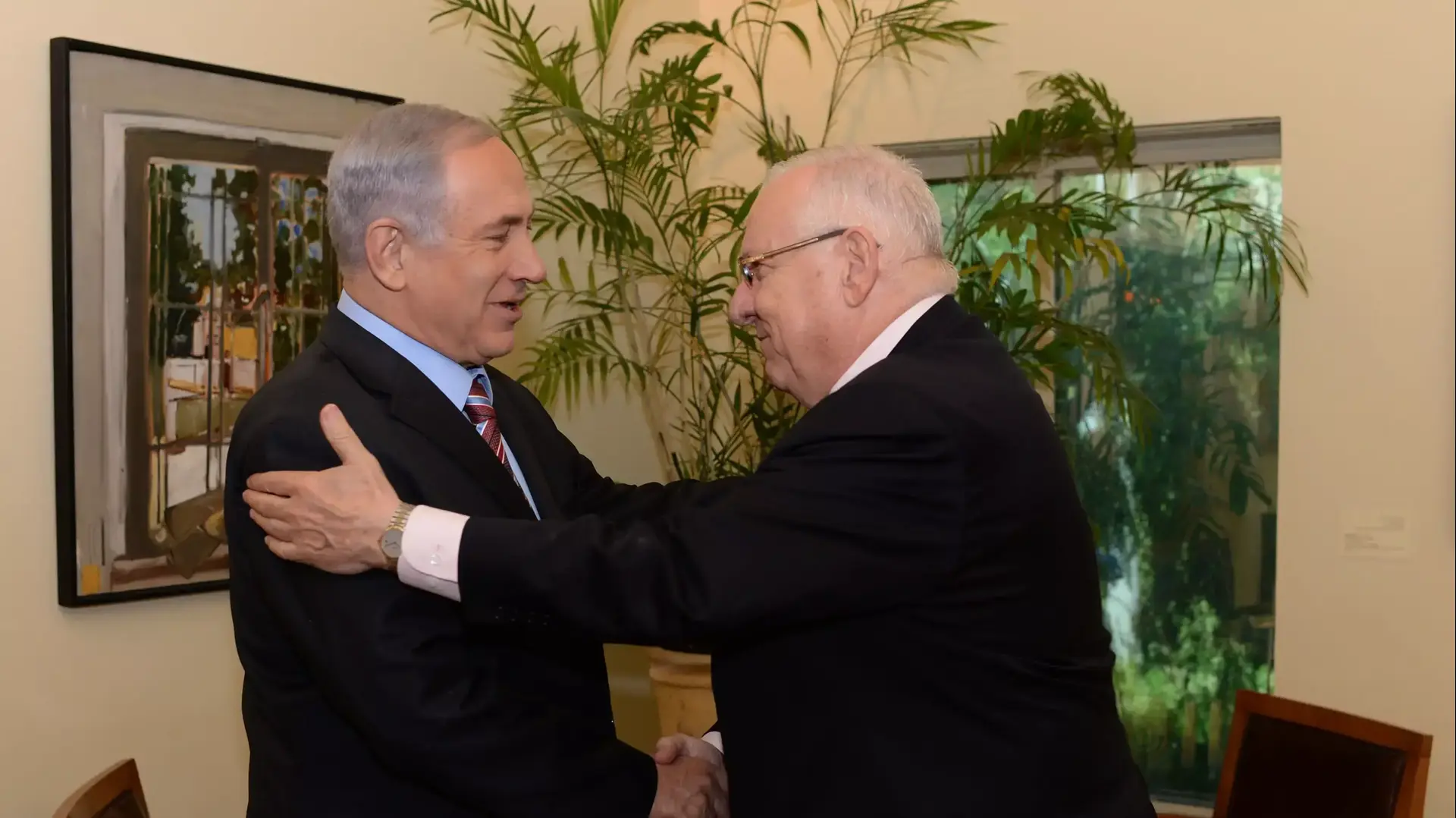 נשיא המדינה הנבחר ראובן ריבלין נועד עם ראש הממשלה בנימין נתניהו במעון ראש הממשלה בירושלים. 11 ביוני 2014 נשיא המדינה הנבחר ראובן ריבלין נועד עם ראש הממשלה בנימין נתניהו במעון ראש הממשלה בירושלים. 11 ביוני 2014