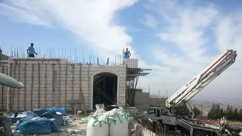 בנייה לא חוקית במורדות הר הצופים. יוני 2014 בנייה לא חוקית במורדות הר הצופים. יוני 2014