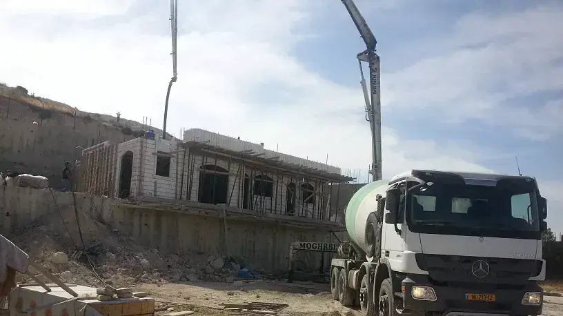 בנייה לא חוקית במורדות הר הצופים. יוני 2014 בנייה לא חוקית במורדות הר הצופים. יוני 2014