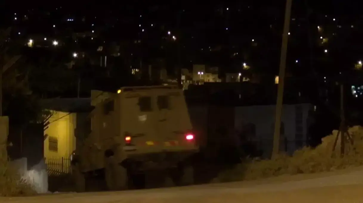 כוח צה"ל עצר הלילה פעילי חמאס באזור חברון כוח צה"ל עצר הלילה פעילי חמאס באזור חברון