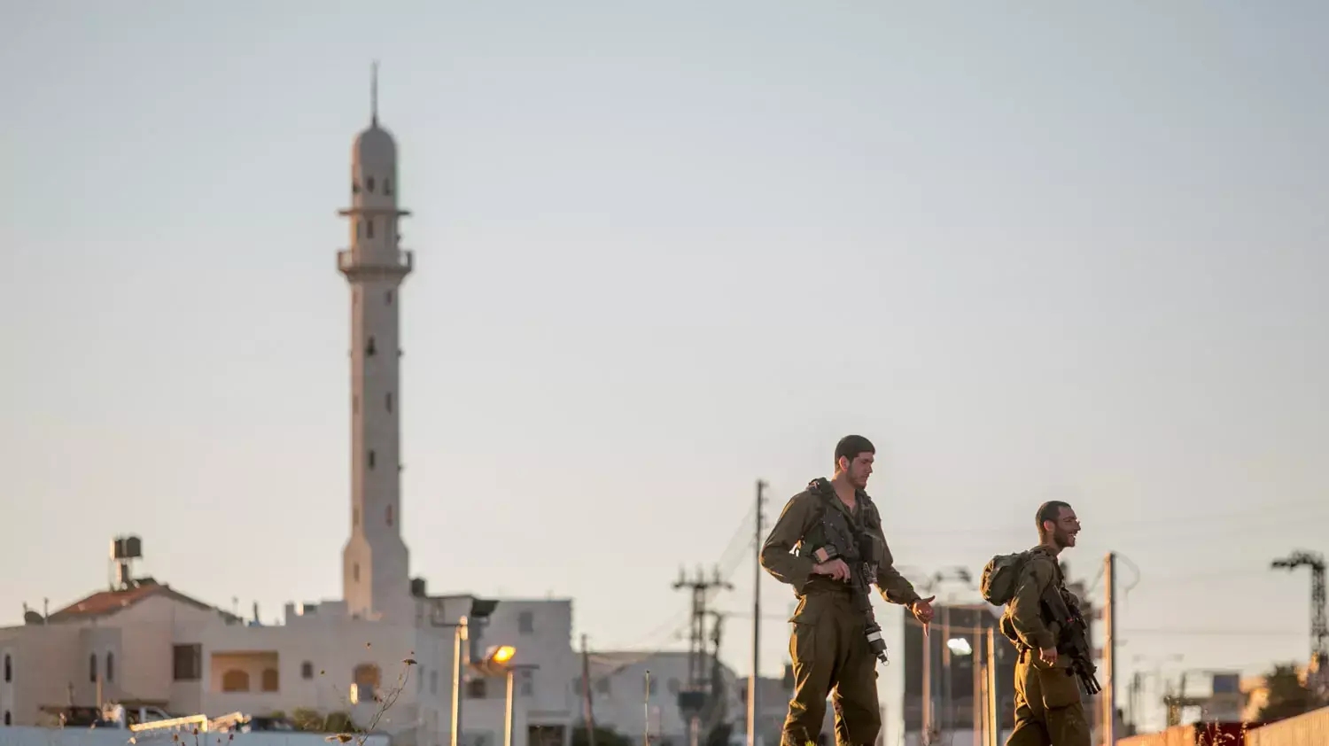 כוחות צה"ל עורכים סגר על חברון לאחר חטיפת הנערים, יוני 2014 כוחות צה"ל עורכים סגר על חברון לאחר חטיפת הנערים, יוני 2014
