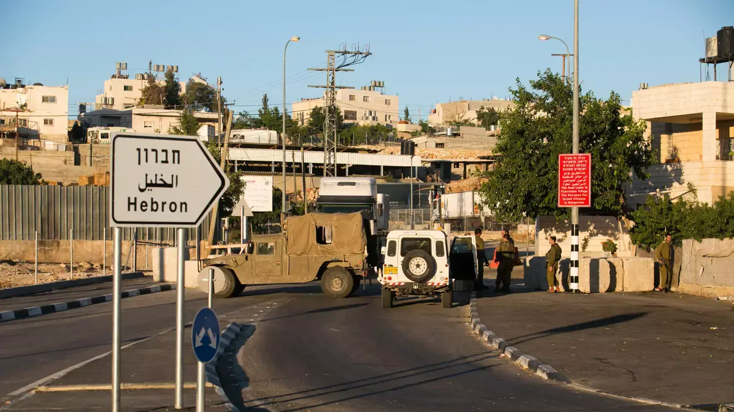כוחות צה"ל עורכים סגר על חברון לאחר חטיפת הנערים, יוני 2014