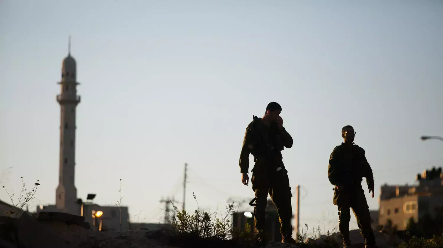 כוחות צה"ל עורכים סגר על חברון לאחר חטיפת הנערים, יוני 2014 כוחות צה"ל עורכים סגר על חברון לאחר חטיפת הנערים, יוני 2014