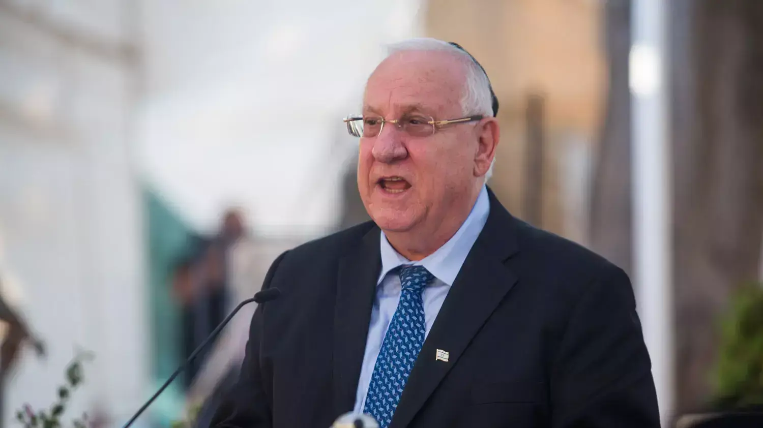 ראובן ריבלין בטקס לזכר חללי אלטלנה, בית העלמין נחלת יצחק ראובן ריבלין בטקס לזכר חללי אלטלנה, בית העלמין נחלת יצחק