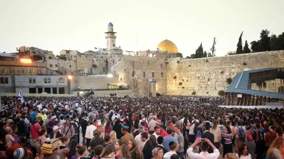 תפילה בכותל לחזרתם של החטופים. יוני 2014 תפילה בכותל לחזרתם של החטופים. יוני 2014