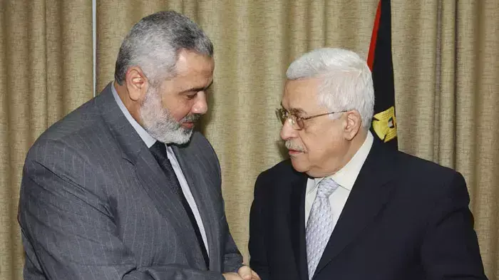 אבו מאזן ואסמעיל הנייה בישיבת הממשלה הפלסטינית ב-2007