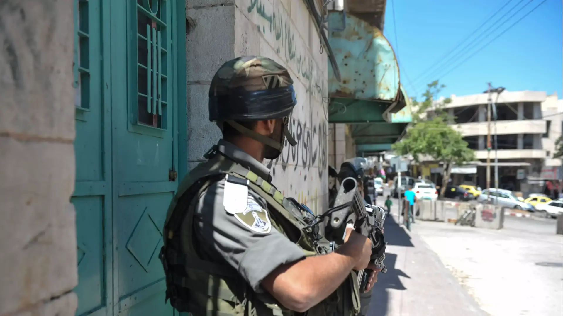 כוחות משטרה ומג"ב פועלים בחברון להשבת הנערים החטופים
