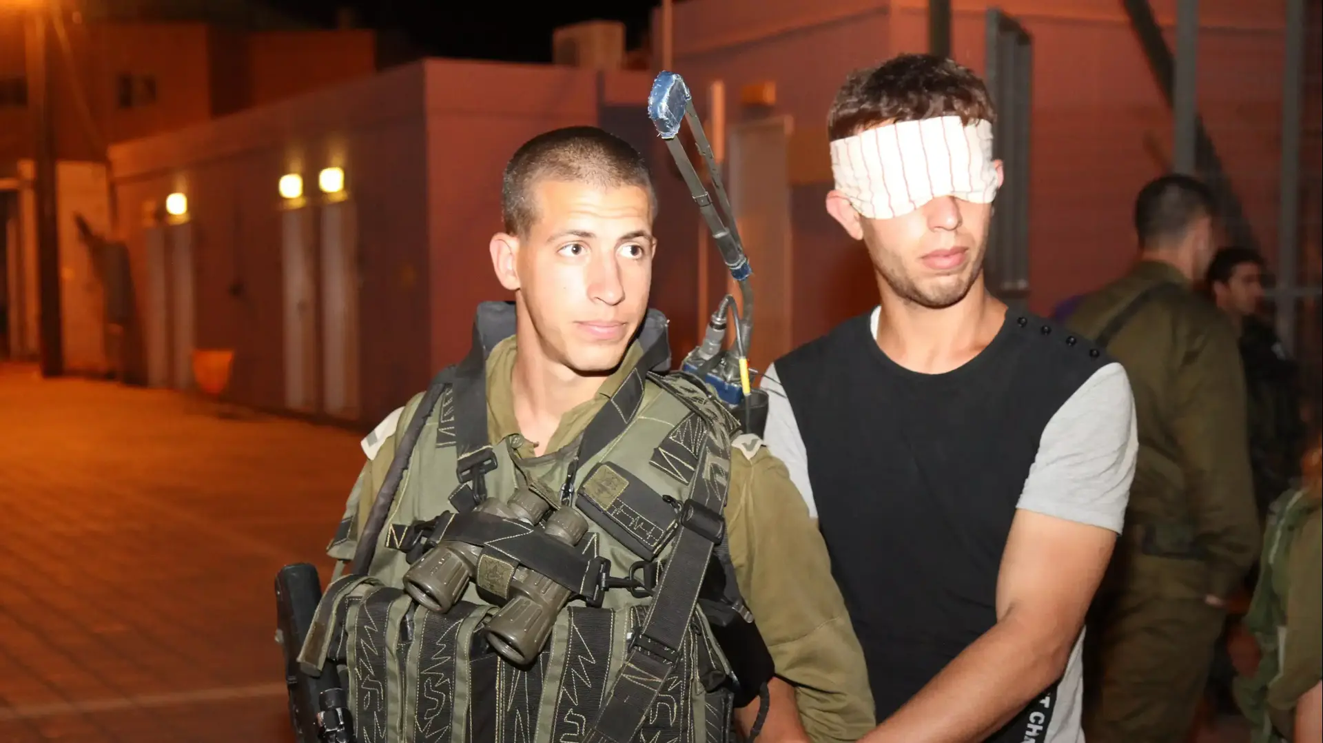 לוחמי גבעתי פועלים במסגרת מבצע שובו אחים בג'נין לוחמי גבעתי פועלים במסגרת מבצע שובו אחים בג'נין