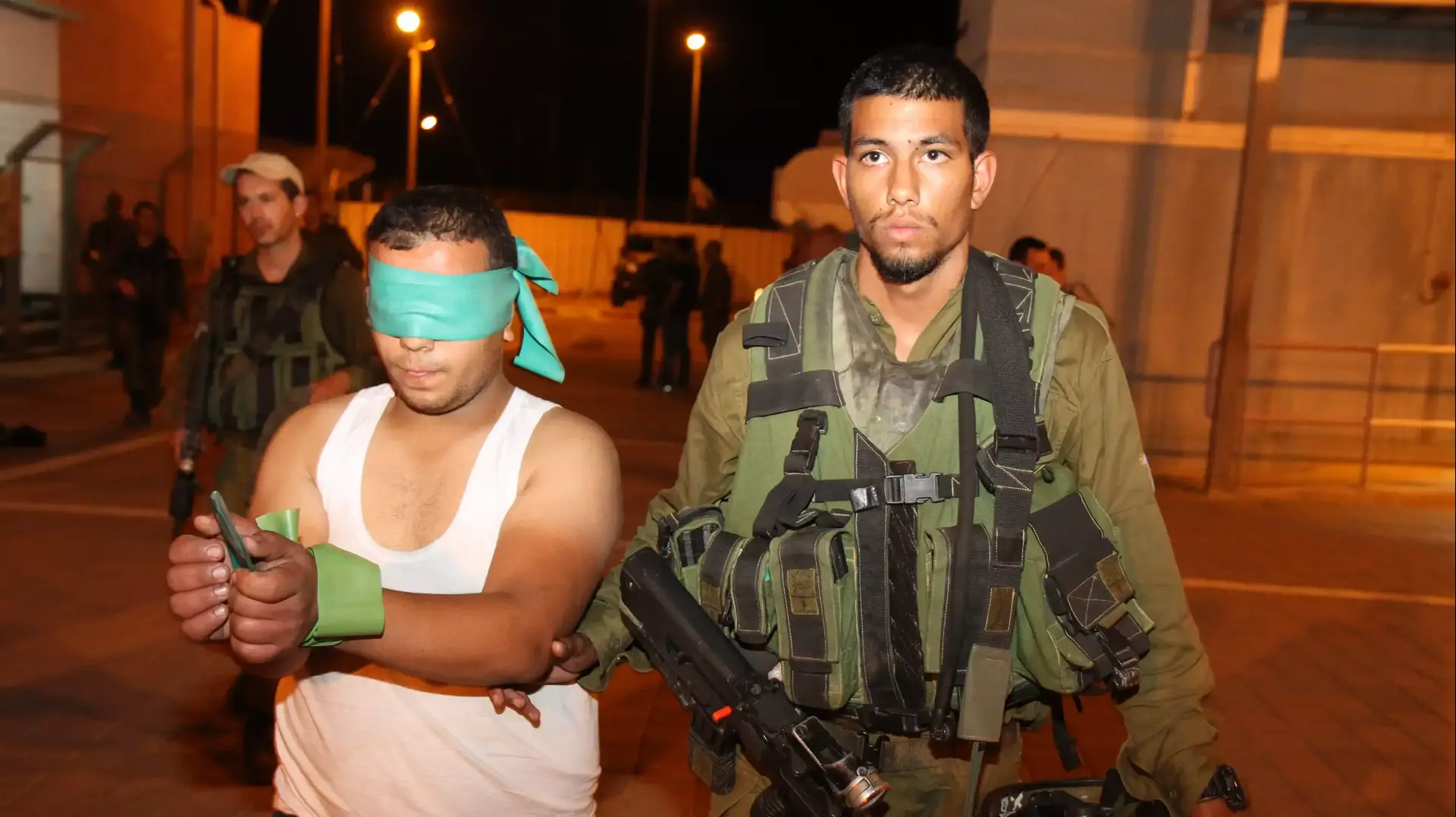 לוחמי גבעתי פועלים במסגרת מבצע שובו אחים בג'נין לוחמי גבעתי פועלים במסגרת מבצע שובו אחים בג'נין