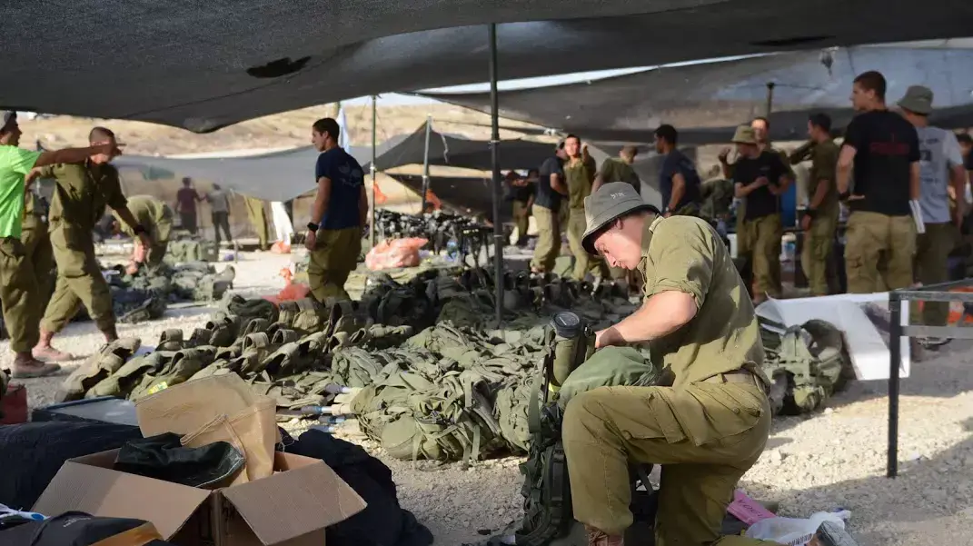 חיילי חטיבת הצנחנים בפעולות לאיתור החטופים בחברון, יוני 2014