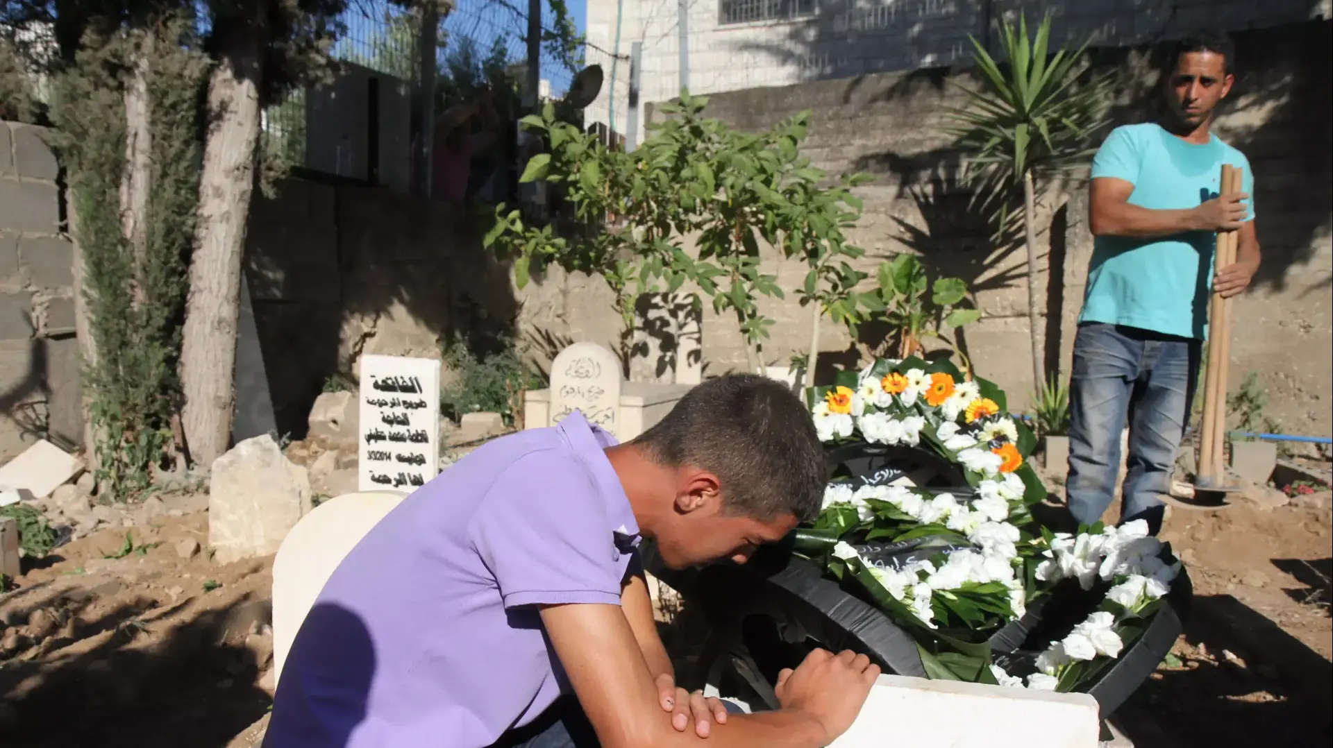 הנער מוחמד קראקרה שנהרג אתמול בגבול סוריה מובא למנוחות בכפר עראבה, יוני 2014 הנער מוחמד קראקרה שנהרג אתמול בגבול סוריה מובא למנוחות בכפר עראבה, יוני 2014