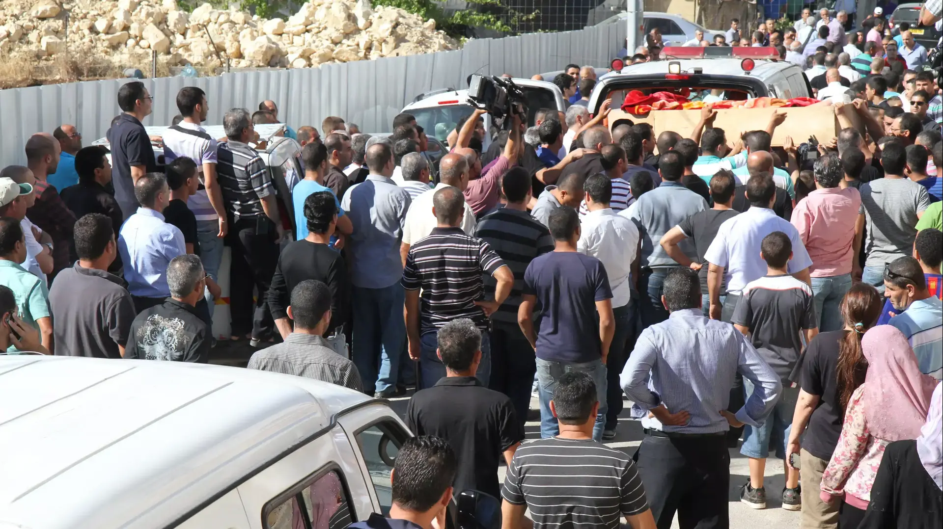 הנער מוחמד קראקרה שנהרג אתמול בגבול סוריה מובא למנוחות בכפר עראבה, יוני 2014 הנער מוחמד קראקרה שנהרג אתמול בגבול סוריה מובא למנוחות בכפר עראבה, יוני 2014