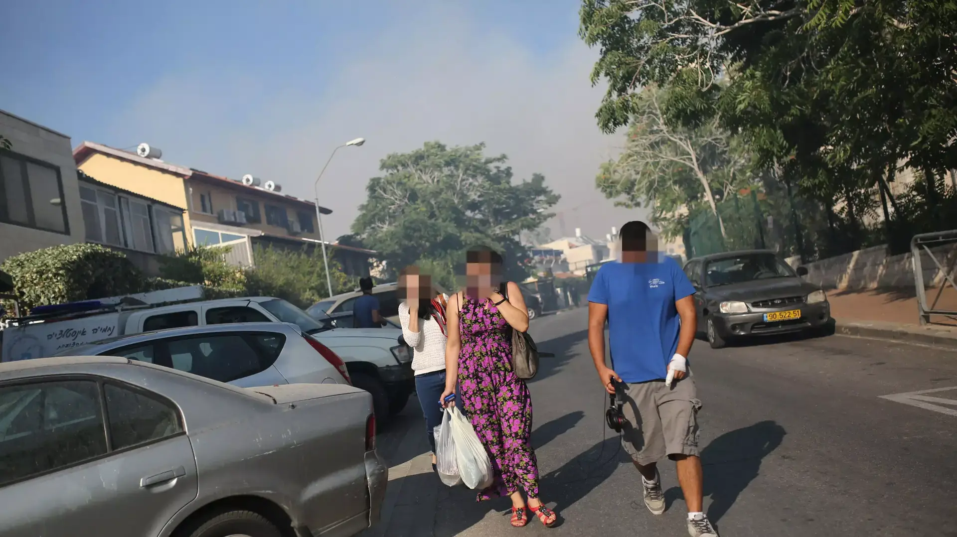 שריפה בעין כרם מפנים תושבים מהבתים, ירושלים שריפה בעין כרם מפנים תושבים מהבתים, ירושלים