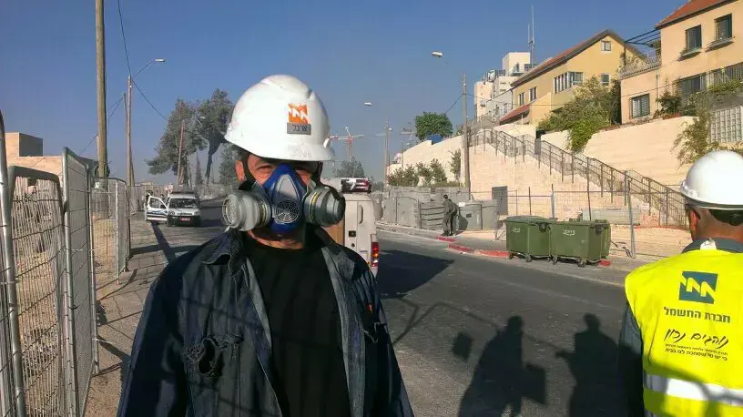 לבקשת המשטרה צוות השגחה של חברת החשמל ניתק את החשמל ברחובות שמריהו לוין, בלומפילד, חיים חביב ומאיר אבנר לבקשת המשטרה צוות השגחה של חברת החשמל ניתק את החשמל ברחובות שמריהו לוין, בלומפילד, חיים חביב ומאיר אבנר