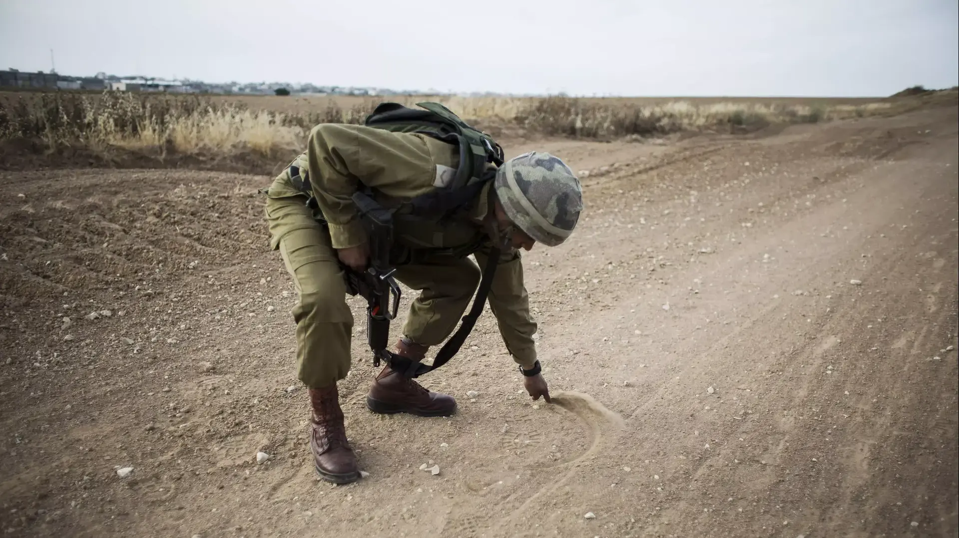 גשש באזור רצועת עזה, מאי 2014 גשש באזור רצועת עזה, מאי 2014