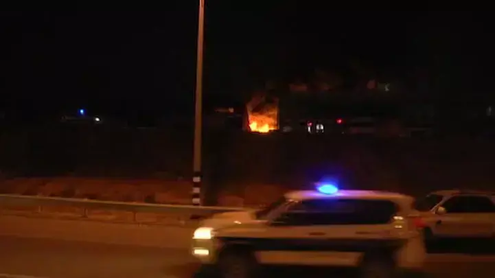 רקטה פגעה במפעל שהתלקח באזור התעשייה שדרות רקטה פגעה במפעל שהתלקח באזור התעשייה שדרות