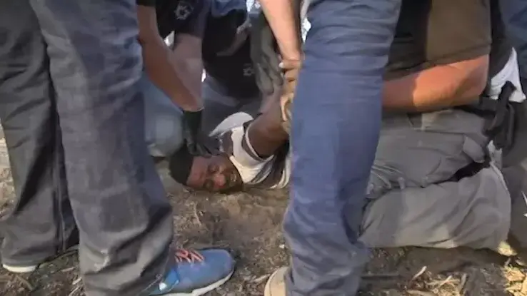 המשטרה פינתה את מבקשי המקלט בכוח