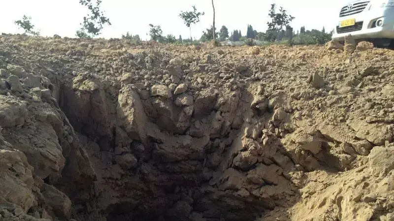 נפילת רקטה במועצה אזורית שדות נגב, יוני 2014 נפילת רקטה במועצה אזורית שדות נגב, יוני 2014