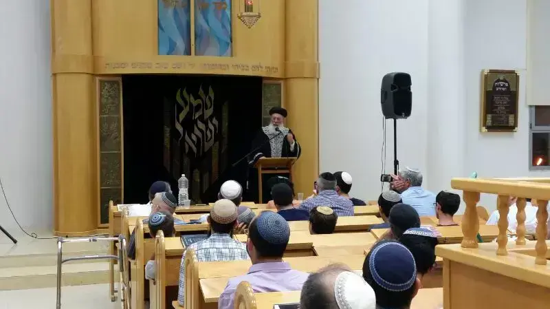 הרב שלמה עמאר בבית הכנסת בנוף איילון בתפילה לזכר נפתלי פרנקל. יוני 2014 הרב שלמה עמאר בבית הכנסת בנוף איילון בתפילה לזכר נפתלי פרנקל. יוני 2014